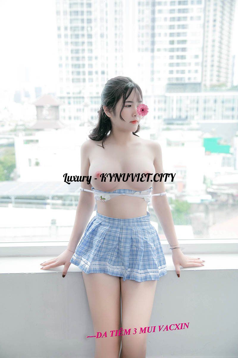 new-hot-thien-than-phuong-teen-gai-non-mon-mon-lan-dau-di-lam-2090141-original.jpg